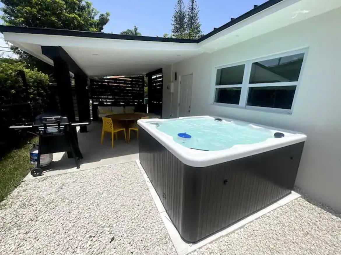 Casa Ana - Cozy Space Hot Tub And Large Fenced Yard Villa Miami Exterior photo